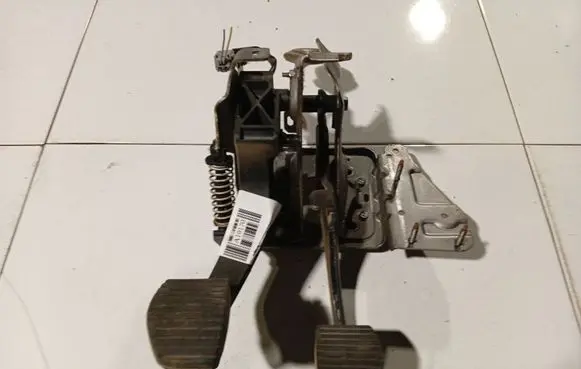Citroen C4 I Brake pedal 