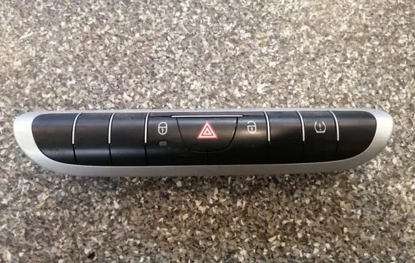 Smart ForTwo II Hazard light switch A4518209010