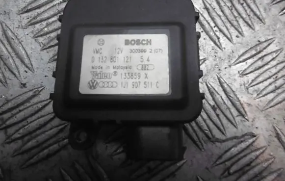 Audi A3 S3 8L A/C air flow flap actuator/motor 1J1907511C