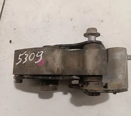 Mazda 3 III Engine mount bracket 5y24 5z15 39040