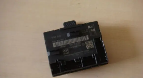 Volkswagen Golf VII Door control unit/module 5Q0959593A