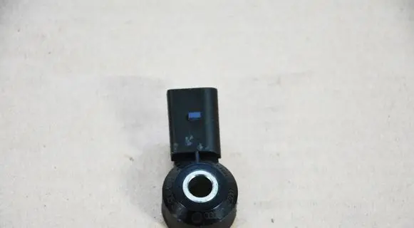 Volkswagen Golf VII Detonation knock sensor 030905377C
