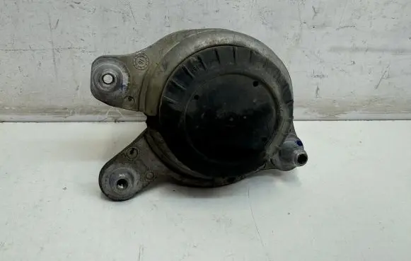 Mercedes-Benz E W213 Engine mount bracket A2132400600