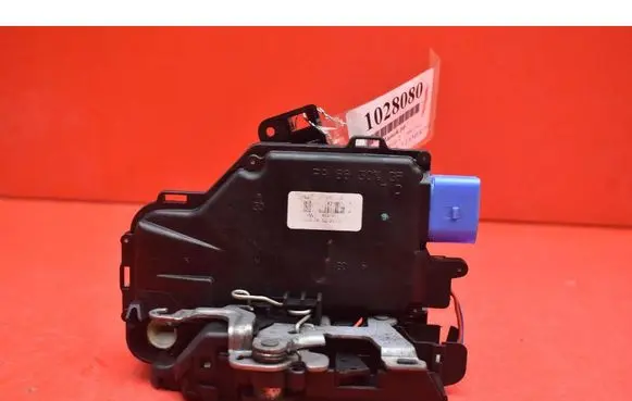 Skoda Octavia Mk2 (1Z) Front door lock