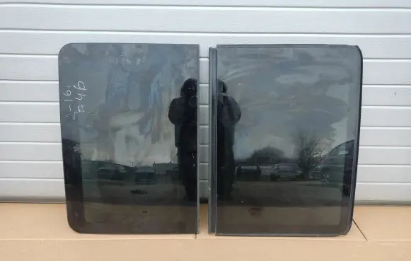 BMW 2 F46 Sunroof glass 7445450 7445463