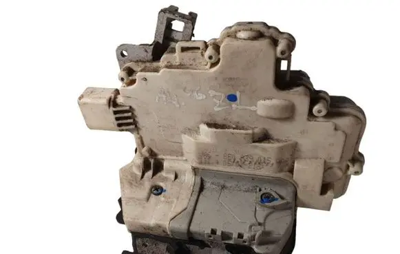 Audi A4 S4 B7 8E 8H Rear door lock 8E0839015AA