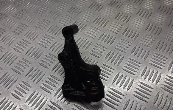 Toyota Yaris Engine mounting bracket 12315-0J010