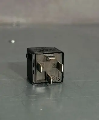 Mercedes-Benz B W245 Other relay A0025421619 V23134B52X336