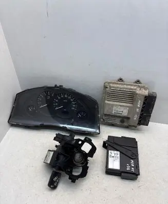 Opel Meriva A Engine ECU kit and lock set 55197127 5BRSAAM4F 7160006003