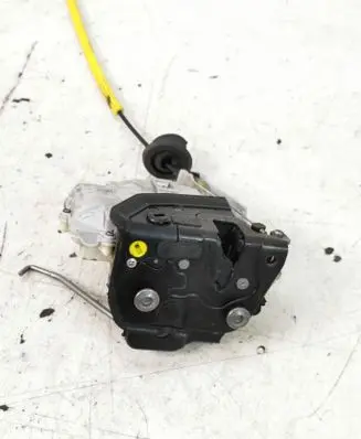 Audi A6 S6 C6 4F Rear door lock 4F0839015