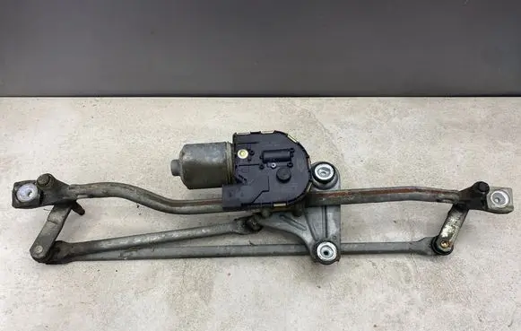 Volvo V70 Front wiper linkage and motor 30796358 3397020958 1397220585
