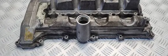 Lexus IS 220D-250-350 Rocker cam cover