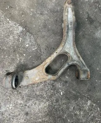 Volkswagen Touareg I Front lower control arm/wishbone 7L0407153B