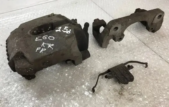 BMW 5 E60 E61 Front brake caliper 6024