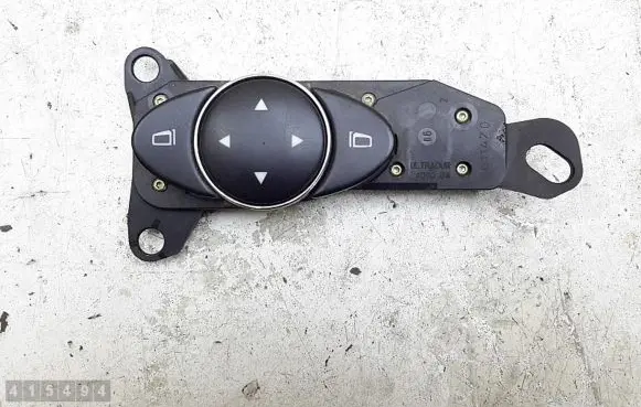 Mercedes-Benz E W211 Wing mirror switch 2118208310