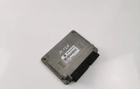 Volkswagen Golf VI Engine control unit/module 06A906033MH