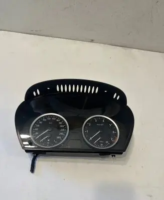 BMW 5 E60 E61 Speedometer (instrument cluster) 62116945625 213220007484 110080213