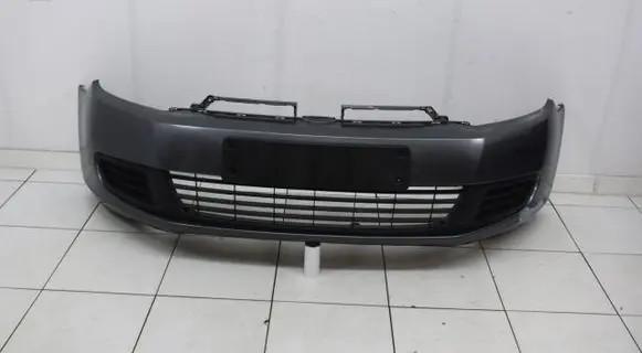 Volkswagen Golf VI Front bumper 