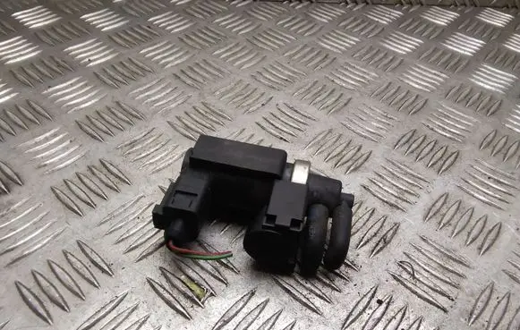 Audi A4 S4 B7 8E 8H Turbo solenoid valve 059906628A