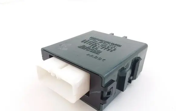 Toyota Avensis Verso Door central lock control unit/module 8597044010 0515003720
