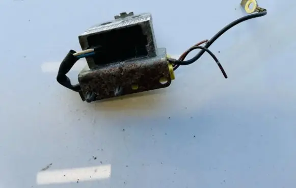 Nissan Micra Airbag deployment crash/impact sensor
