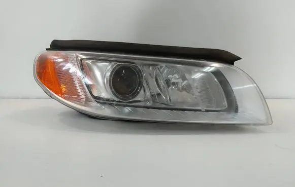 Volvo XC70 Headlight/headlamp 31353327 6338400000