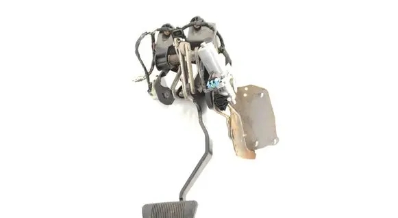 Volkswagen Routan Brake pedal P04721199AI