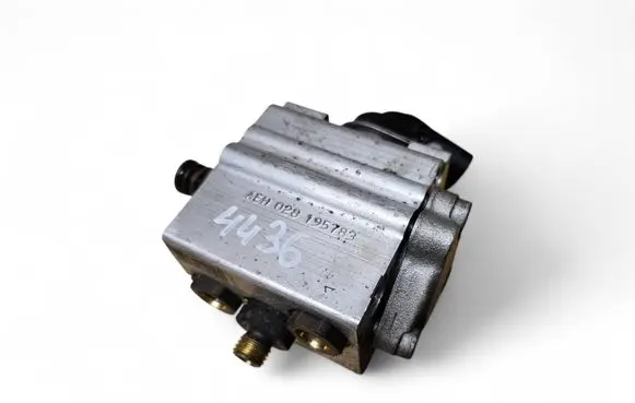 Volkswagen Touran I Fuel injection high pressure pump 03C127025L 0261520024 AEH028