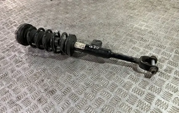 BMW 5 G30 G31 Front shock absorber with coil spring 6866597
