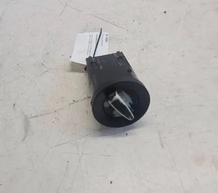 Volkswagen Golf IV Light switch 1C0941531