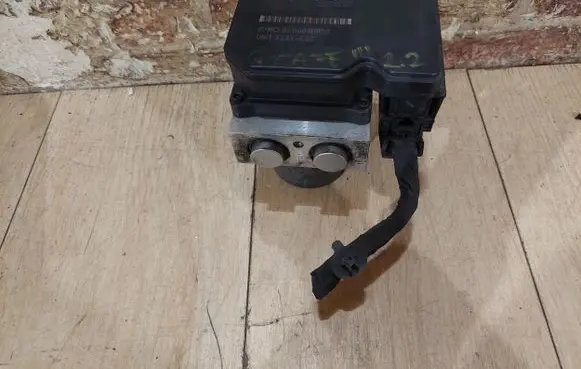 Hyundai Santa Fe ABS control unit/module 