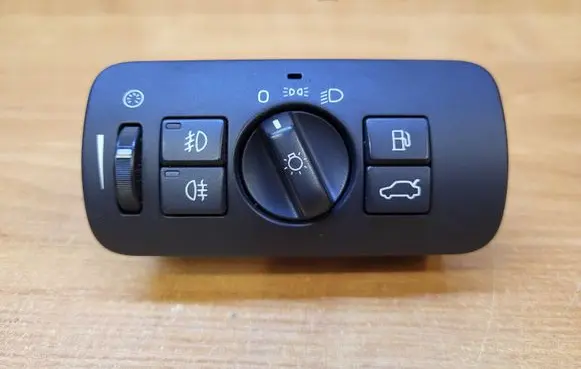 Volvo V70 Light switch 30739414 04069322