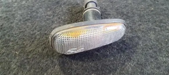 Opel Astra G Front fender indicator light nenusattyta