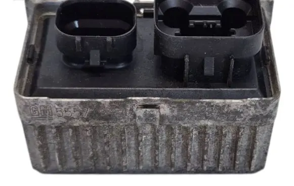 Opel Insignia A Glow plug pre-heat relay 55574293
