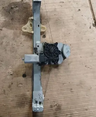 Renault Clio IV Front door electric window regulator 807205569R 03201315