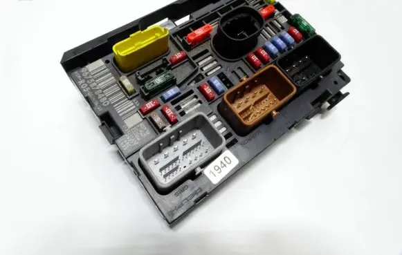 Peugeot Partner BSM Control unit 9675878480