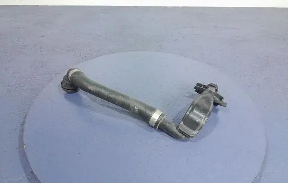 BMW X5 E53 Engine coolant pipe/hose 8472309