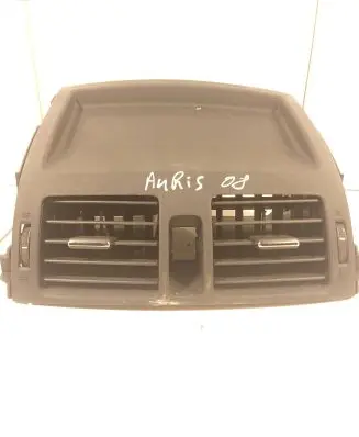 Toyota Auris 150 Dash center air vent grill 21GY37 S11N0033