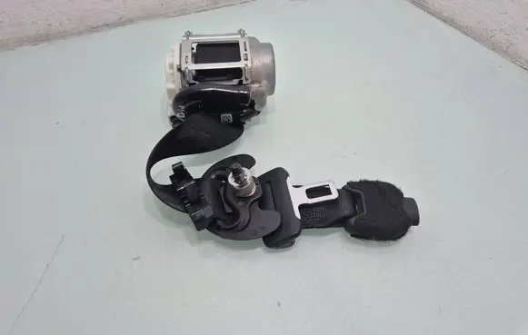 Alfa Romeo Giulia Front seatbelt 01561393840 34208764G