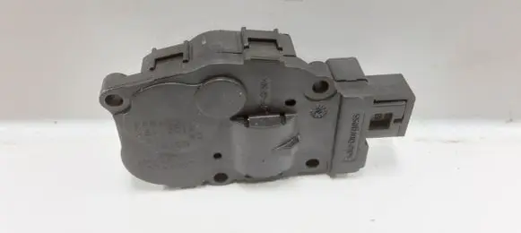 Mercedes-Benz E W212 Air flap motor/actuator K9749007 5351