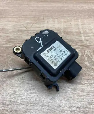 Audi A6 S6 C5 4B Air flap motor/actuator 4B1820511 0132801126