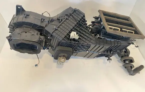 Volkswagen Touareg II Interior heater climate box assembly housing 7P1820005D
