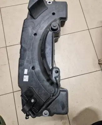 Audi A8 S8 D4 4H AdBlue liquid reservoir 4H0131878