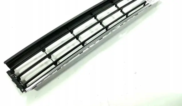 Volkswagen PASSAT B7 Front bumper lower grill 2248045