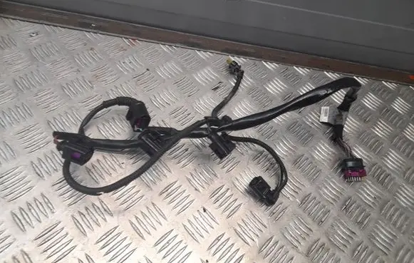 Audi Q5 SQ5 Fuel injector wires 06E971627S