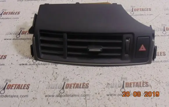 Toyota Verso Dash center air vent grill 556700F040