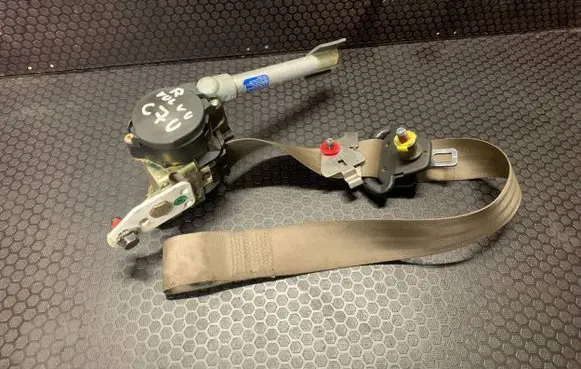 Volvo C70 Front seatbelt 009890992