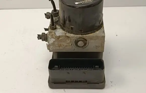 Ford Fiesta ABS Pump 8V512C405AE