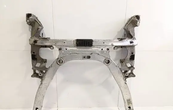 BMW 5 E60 E61 Front subframe 6759462 6759461