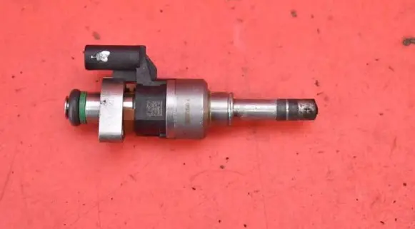 Opel Insignia A Fuel injector 180214-2